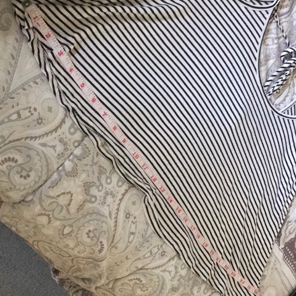 Striped Crop Tank - Picture 3 of 4